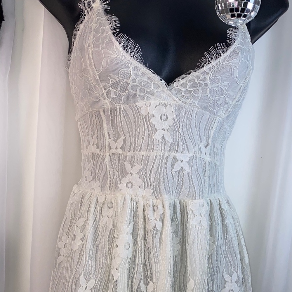 White Spaghetti Strap Sweetheart Midi Dress - Picture 12 of 13